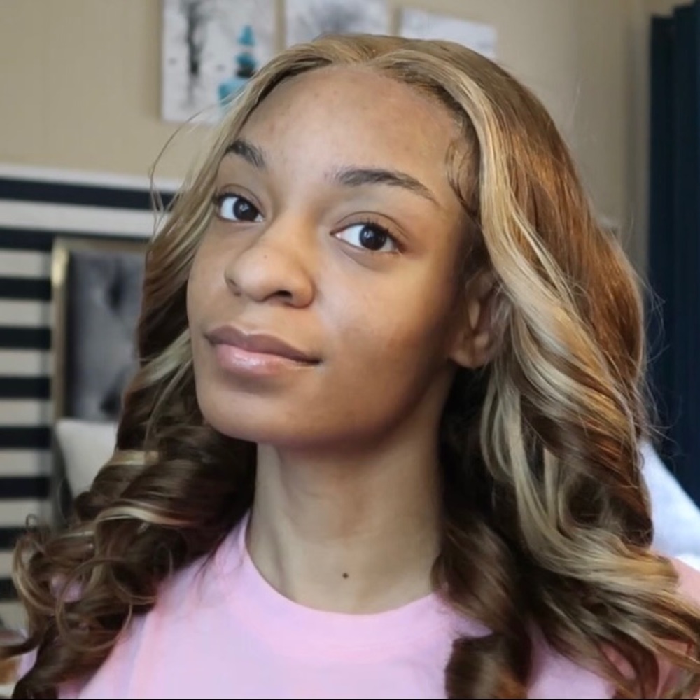 Highlighted body wave wig